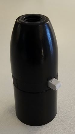 B22 10MM SWITCHED LAMP HOLDER BLACK