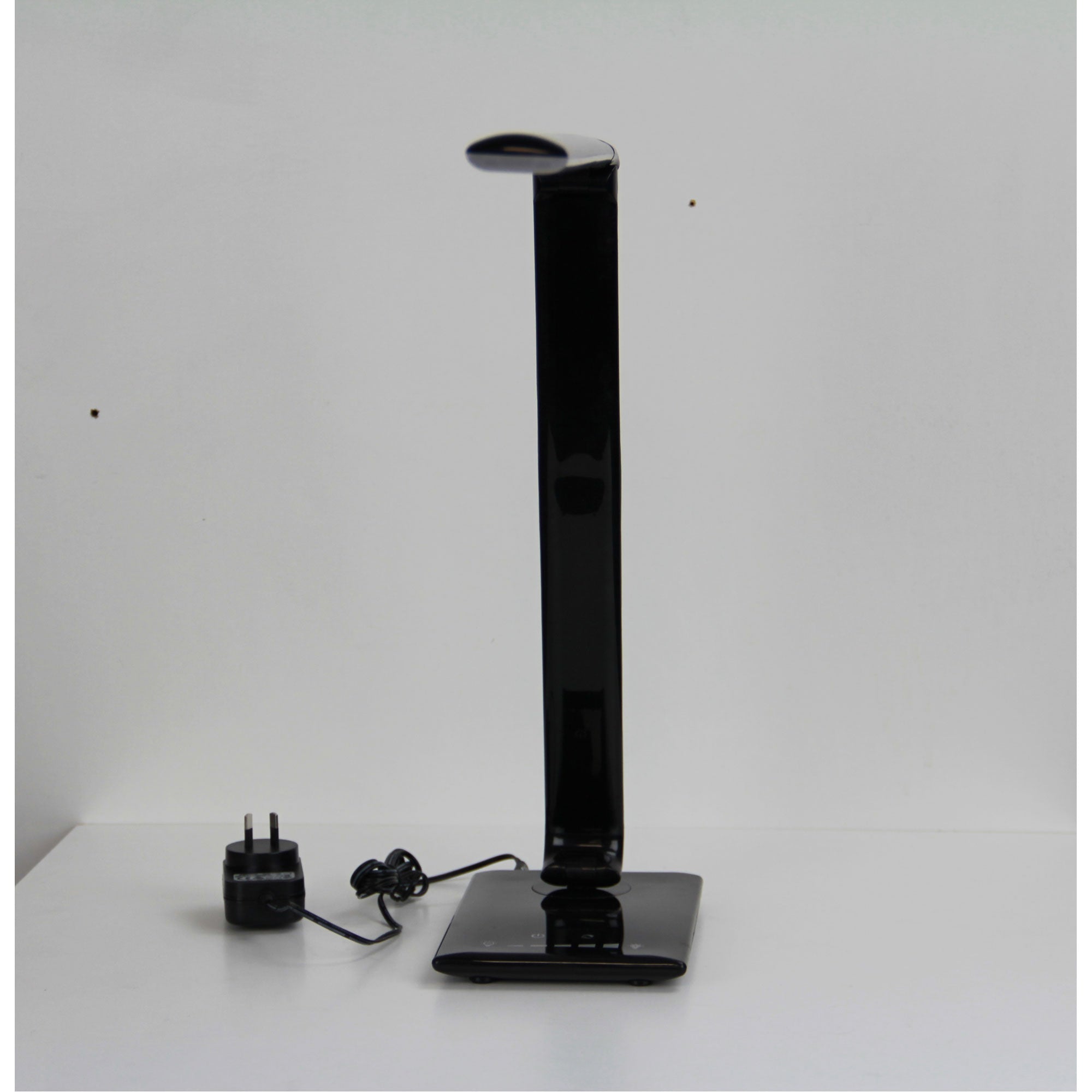 LUKE TOUCH LED Black Touch Dimming LED Lamp with USB Port - OL92631BK