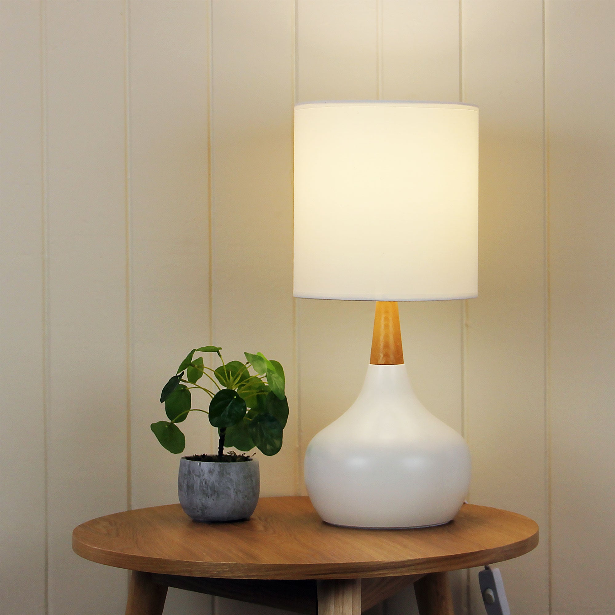 POD TOUCH LAMP WHITE ON-OFF - OL93125WH