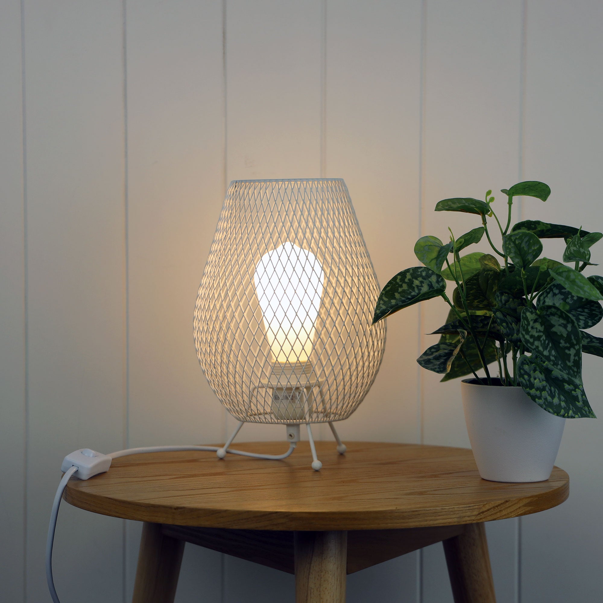HYZER MESH TABLE LAMP WHITE - OL97111WH