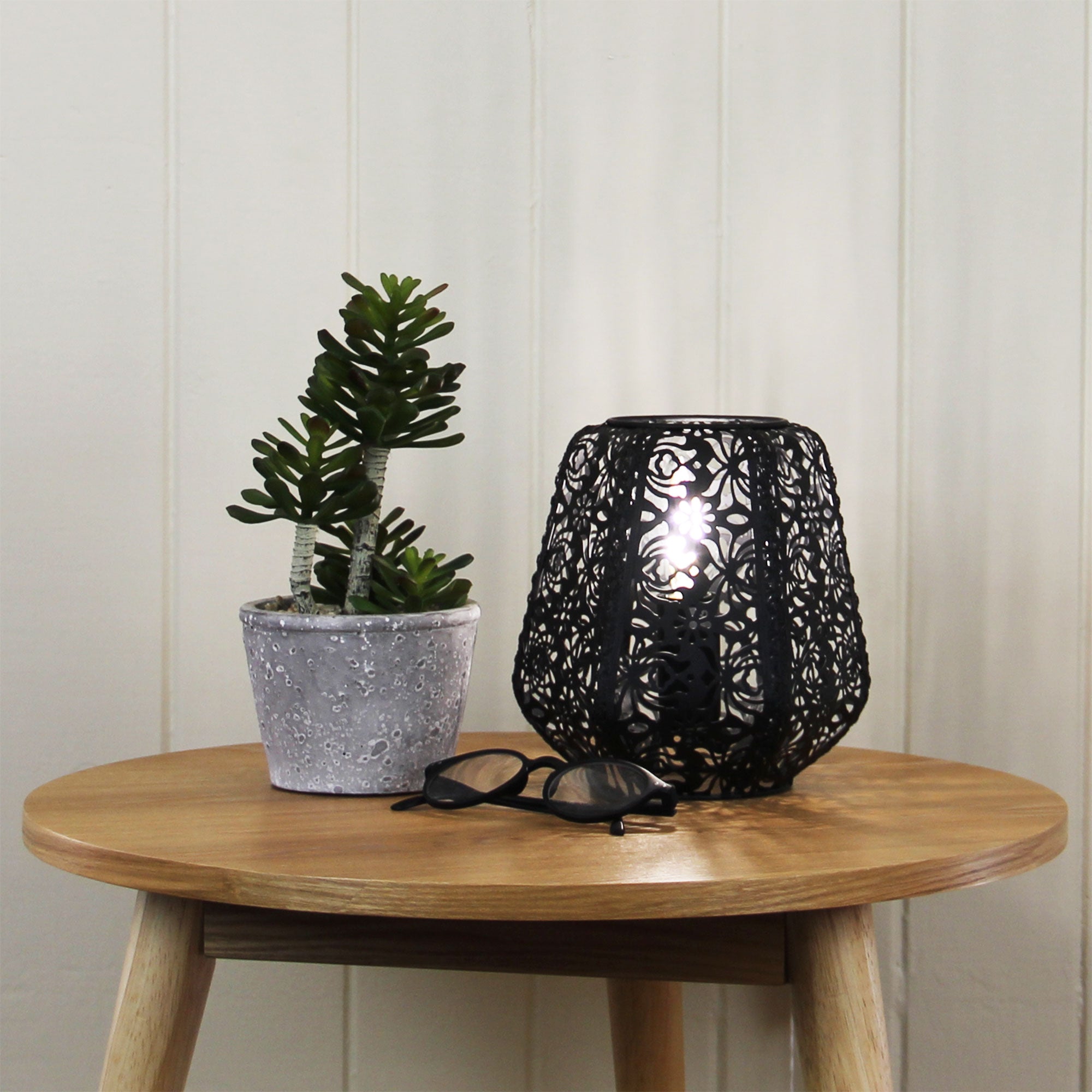 LACE LASER CUT MATT BLACK METAL TABLE LAMP - OL97317BK