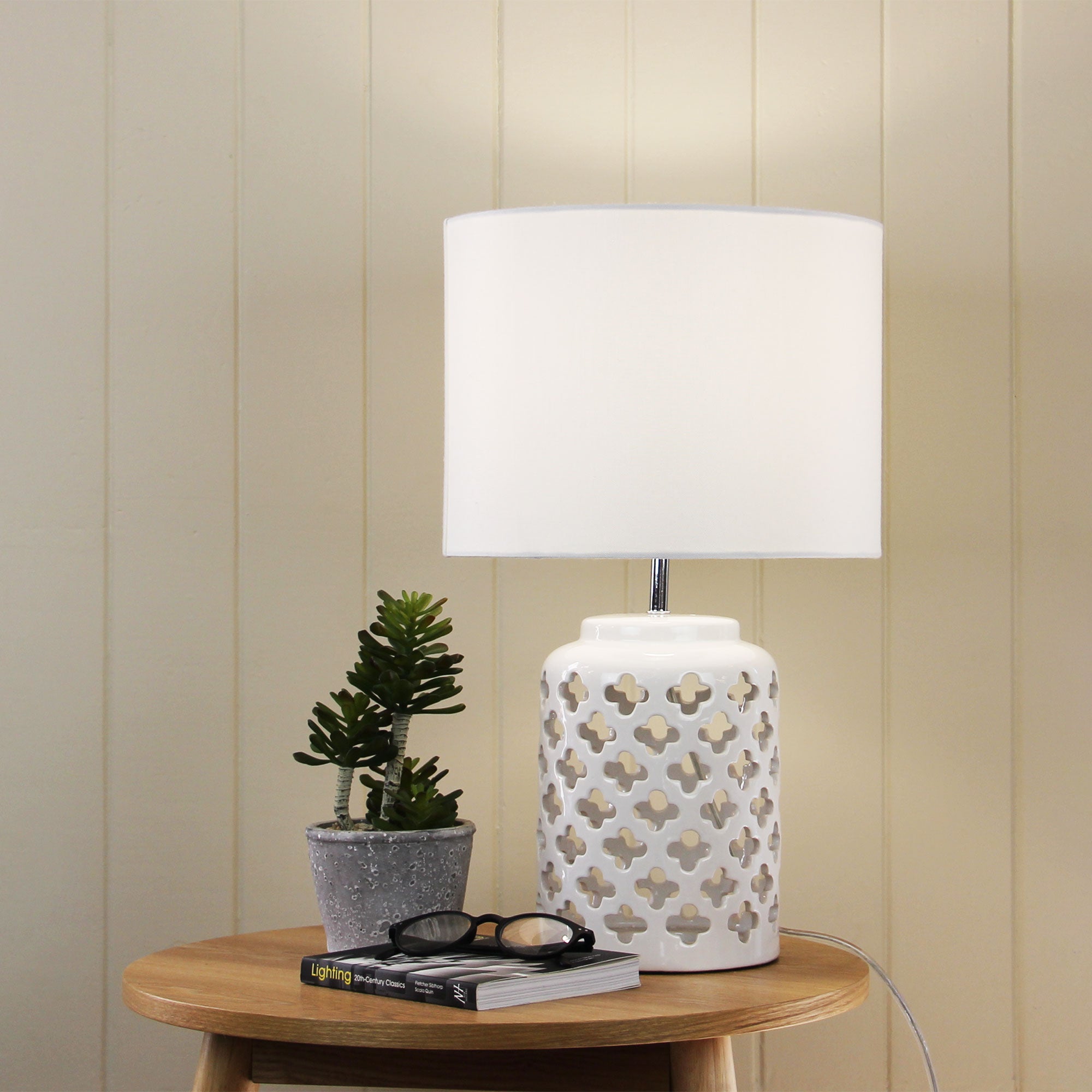 CASBAH WHITE CERAMIC COMPLETE TABLE LAMP - OL97978WH