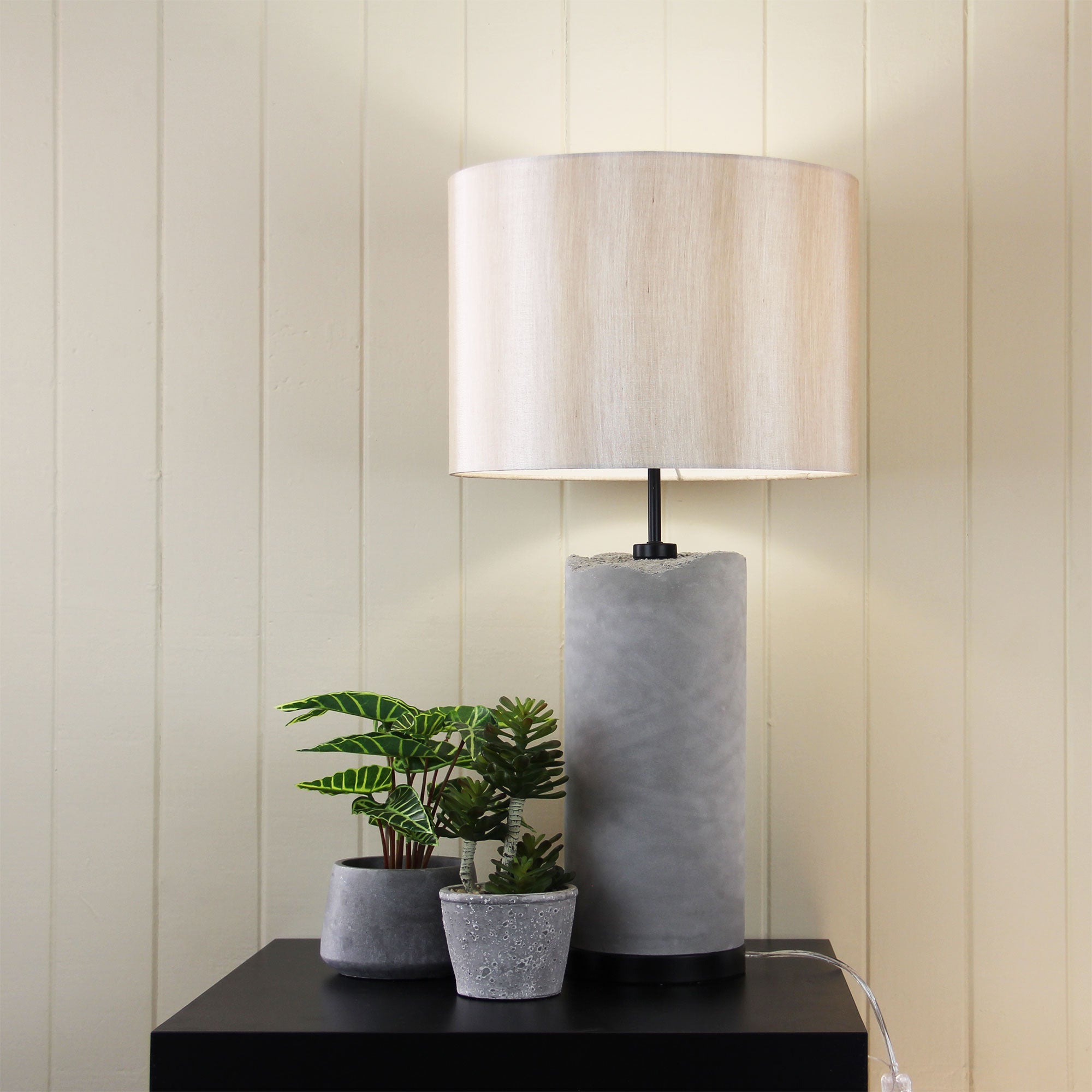 PILOS Concrete-Finish Table Lamp - OL98839