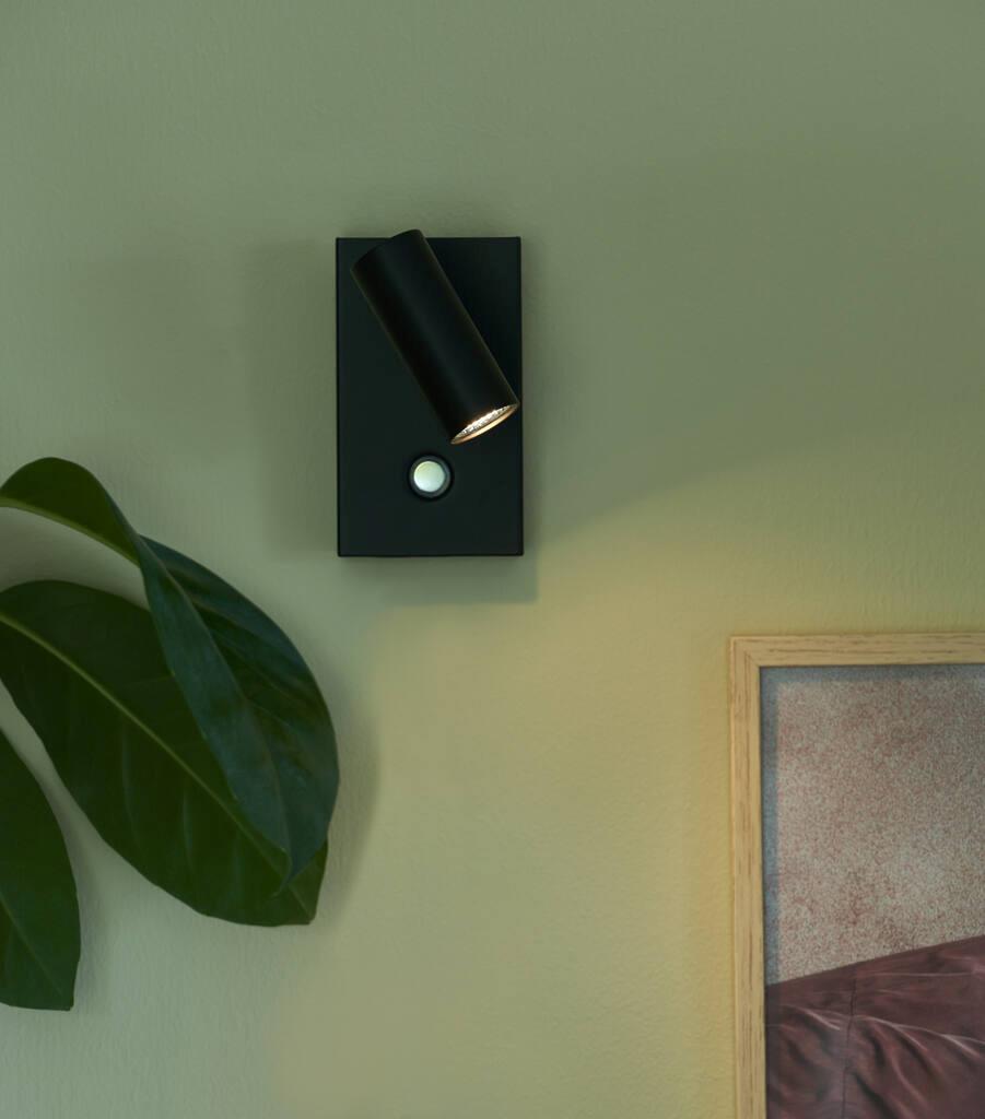 Omari Wall Metal Black 3.2W 90°Tilt - 2112231003
