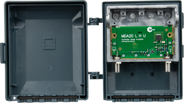 Kingray MDA20HT 19dB Wideband Masthead Distribution Amplifier, Fully Shielded, Combined Input, Low n