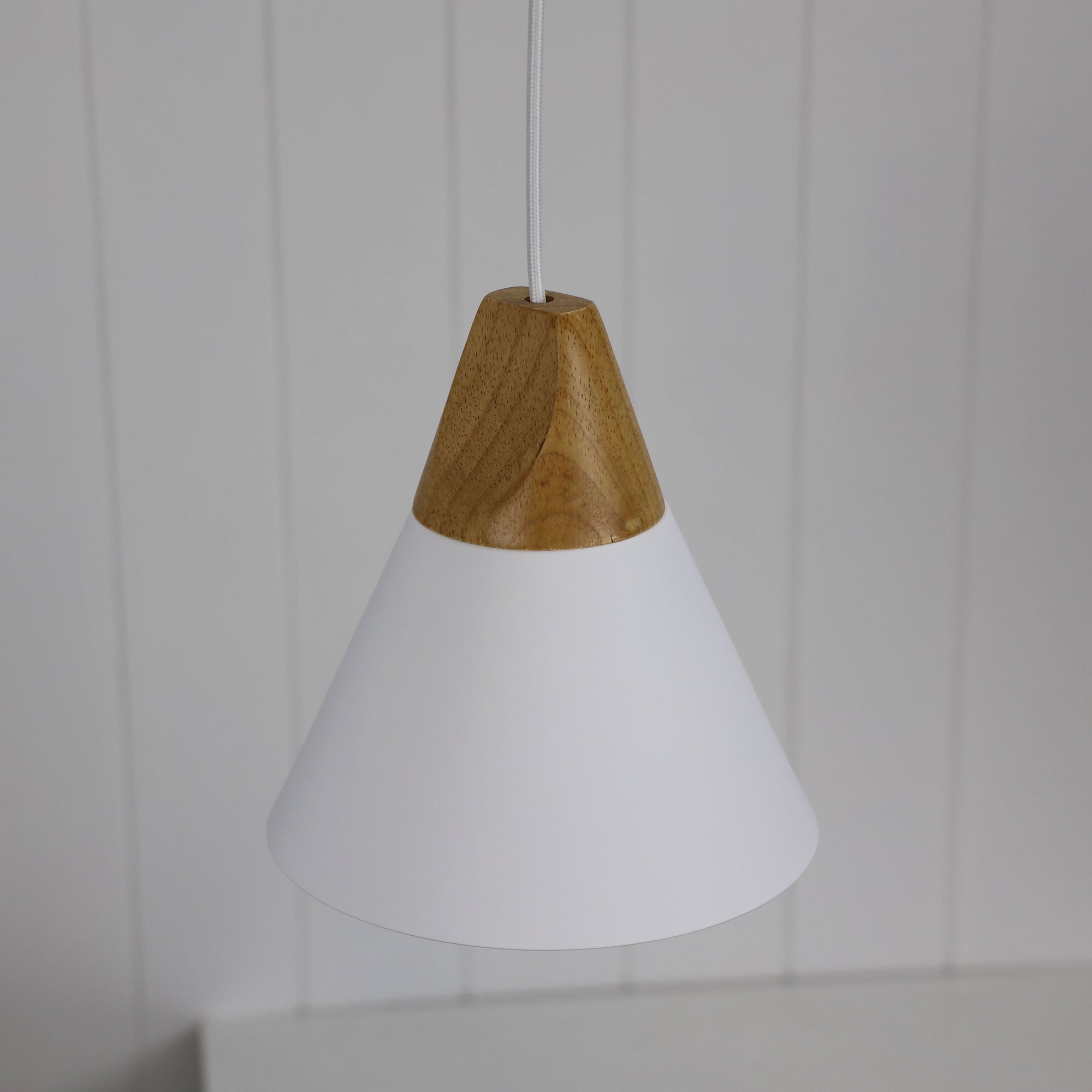 TRIGO.20 WHITE SINGLE PENDANT - OL67721WH