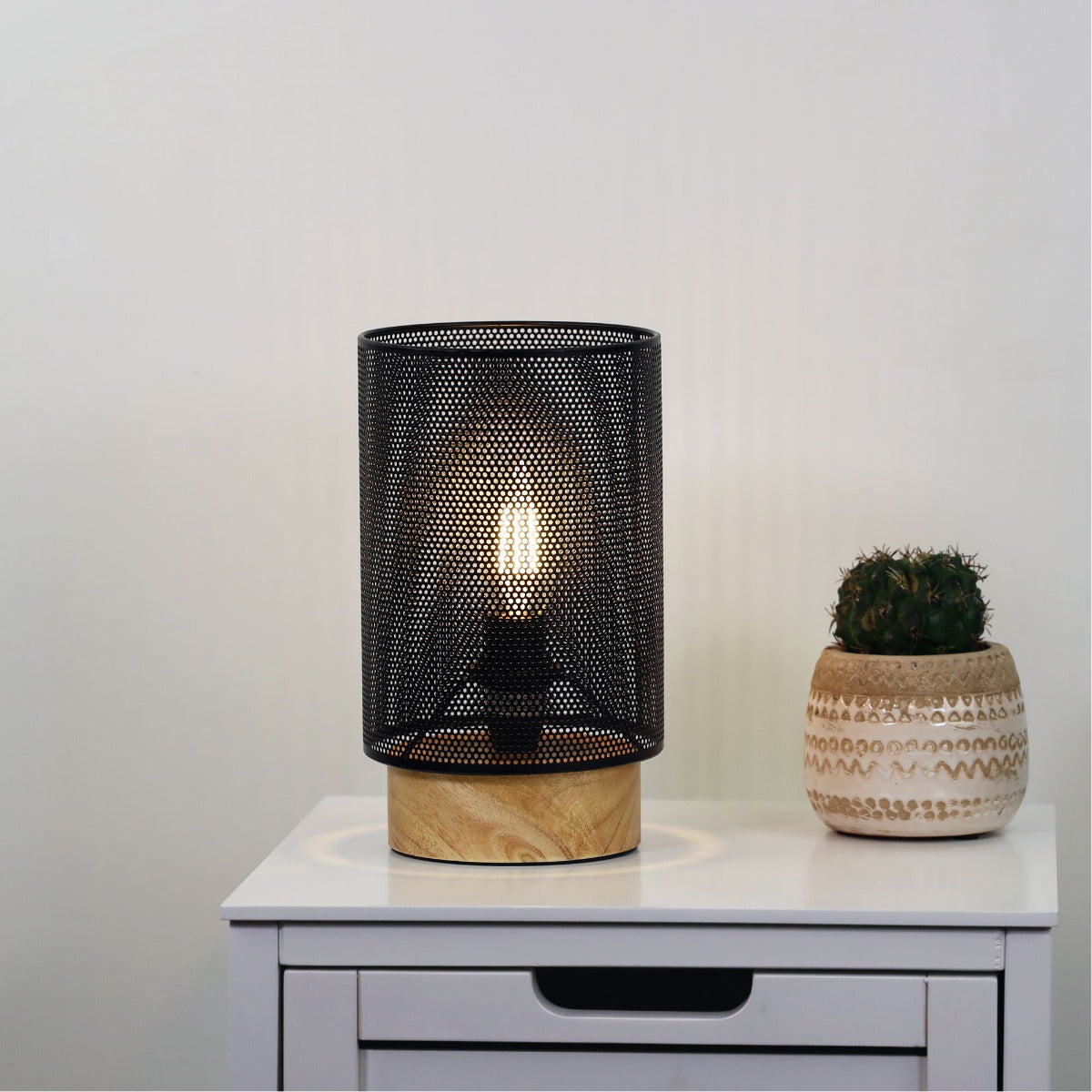LENNY MESH TABLE LAMP BLACK OL90162BK