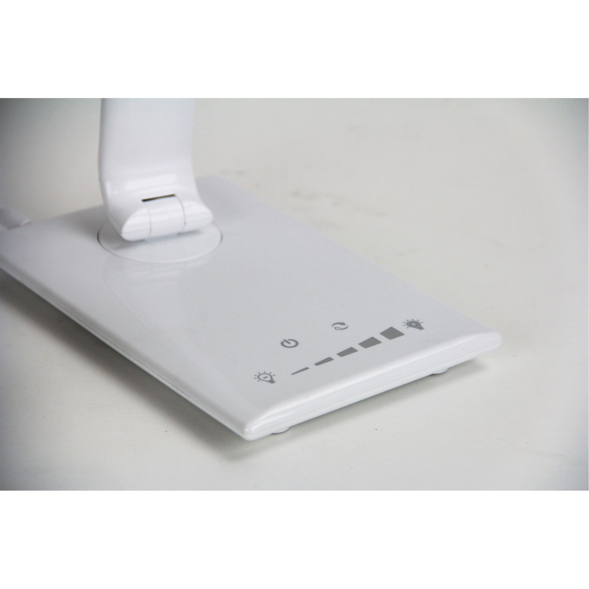 LUKE LED WHITE DESK LAMP TOUCH DIM USB PORT - OL92631WH