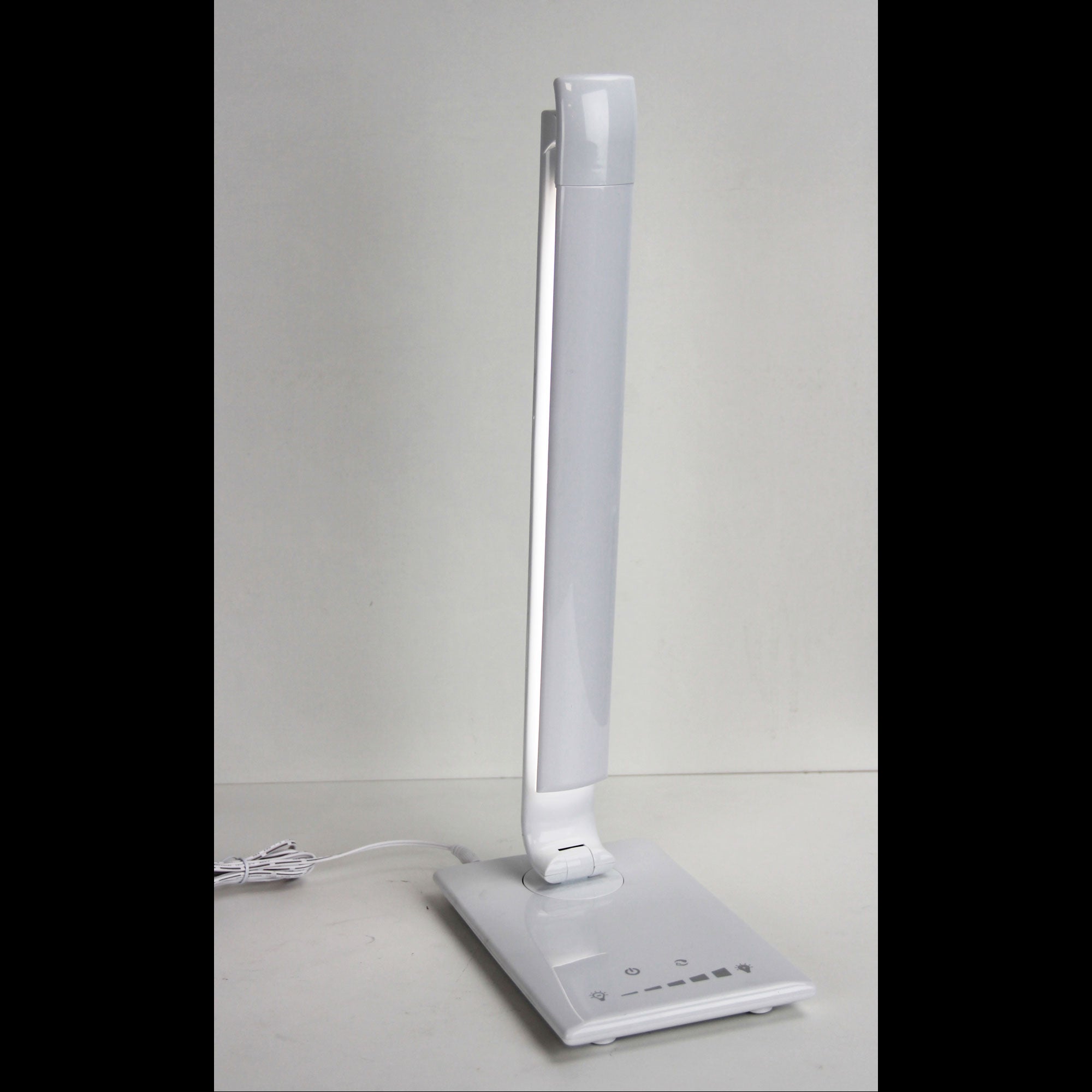 LUKE LED WHITE DESK LAMP TOUCH DIM USB PORT - OL92631WH