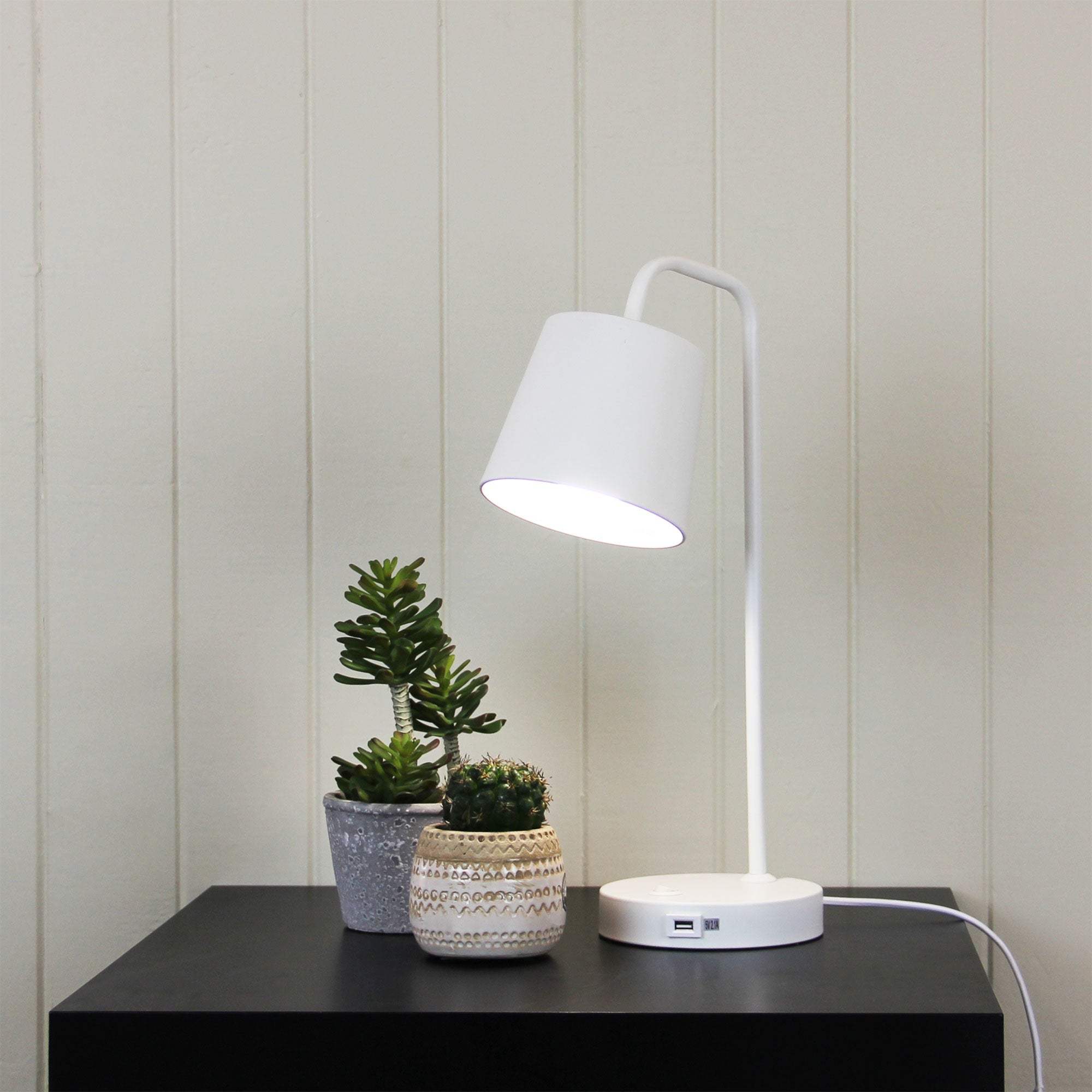 HENK White Metal Desk Lamp with USB Socket - OL93721WH