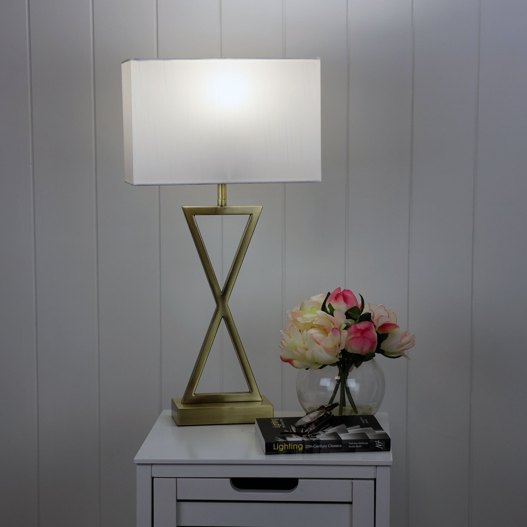 KIZZ TABLE LAMP ANTIQUE BRASS COMPLETE w/SHADE - OL93805AB