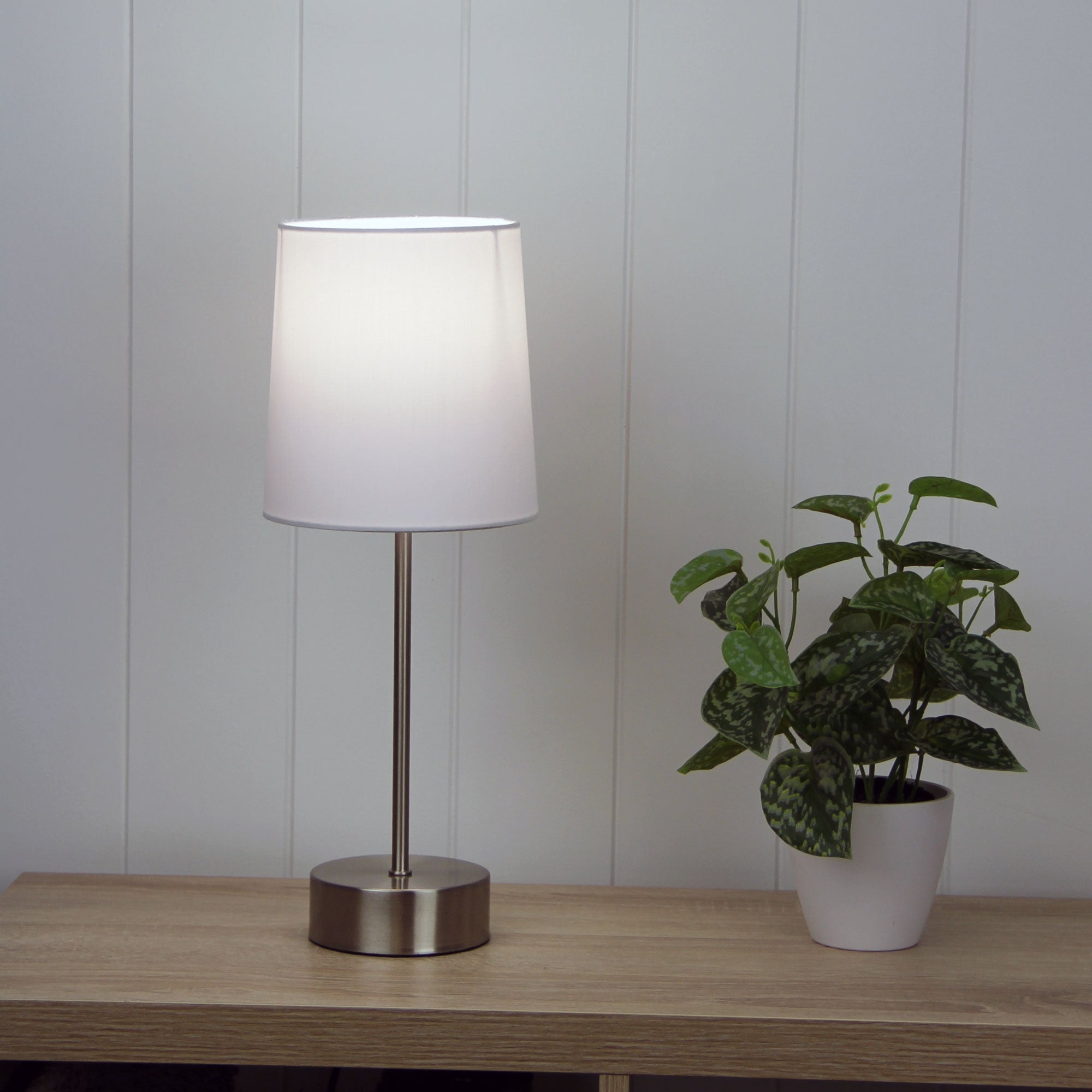 LANCET TOUCH LAMP w/ WHITE SHADE ON-OFF - OL99467WH