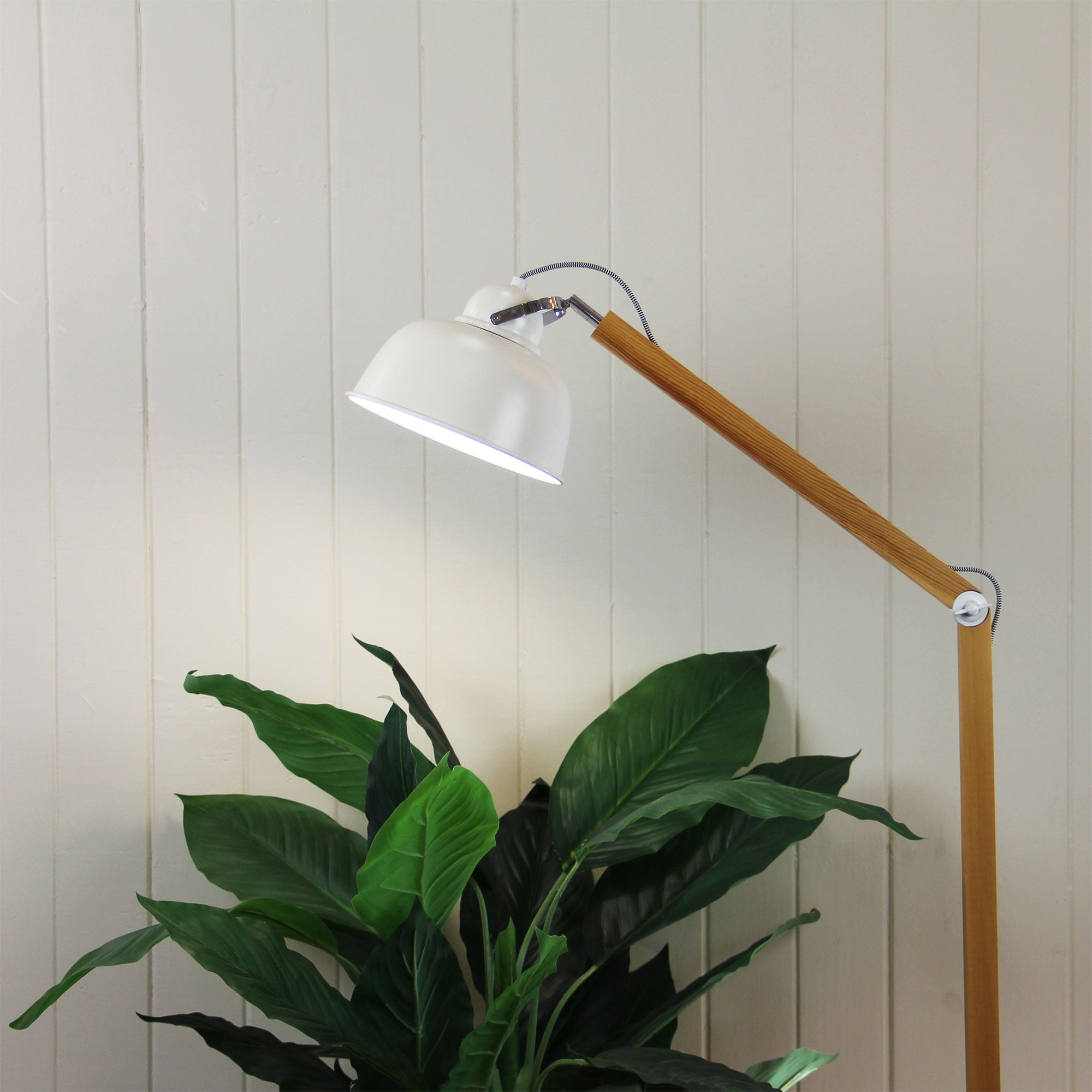 STEAM FLOOR LAMP White Mid-century Task Lamp Timber and Metal - SL98789WH