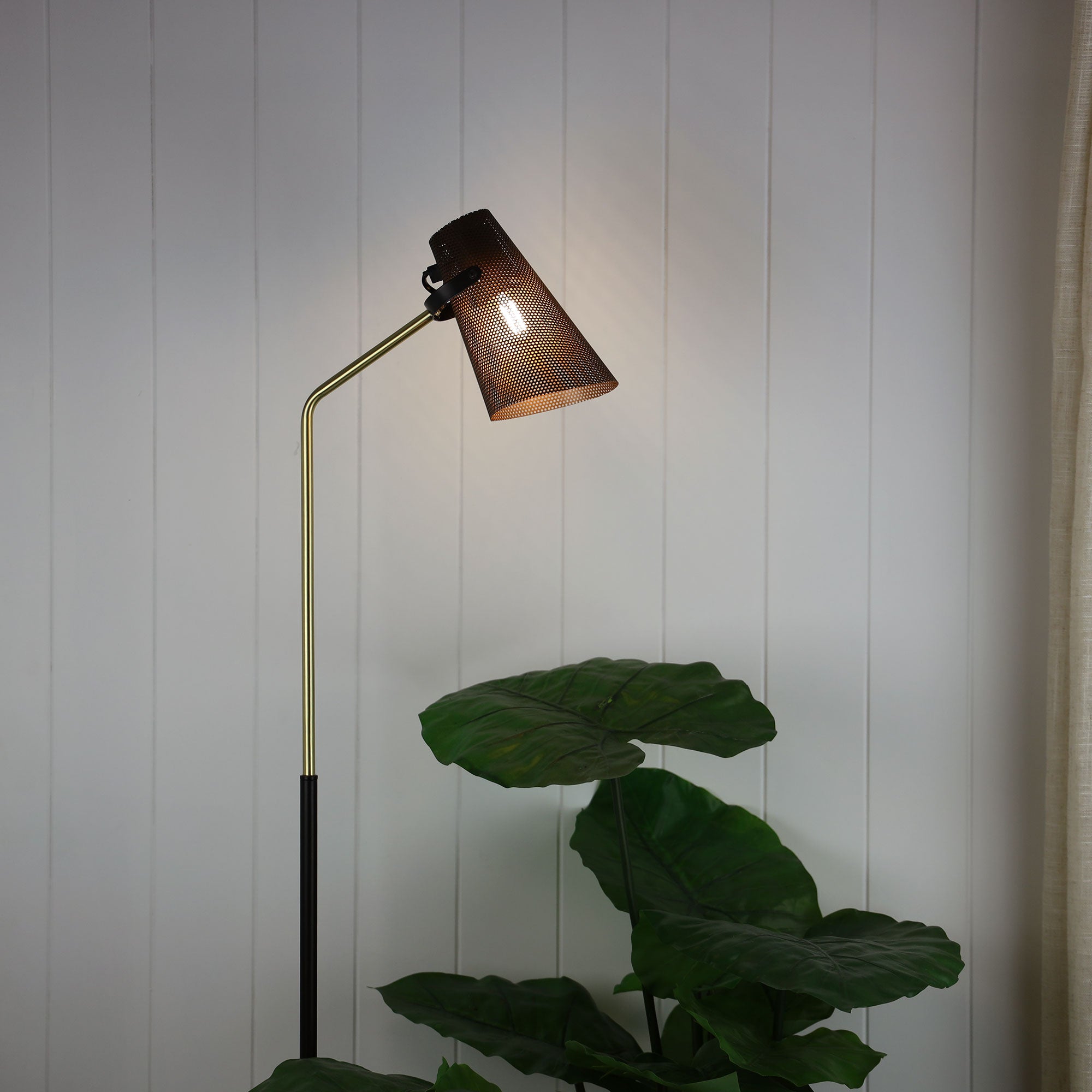 PERFO FLOOR LAMP BLACK & BRASS FLOOR LAMP - SL98833AB